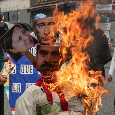 Venezuelans Burn Vladimir Putin in Effigy During Easter Tradition